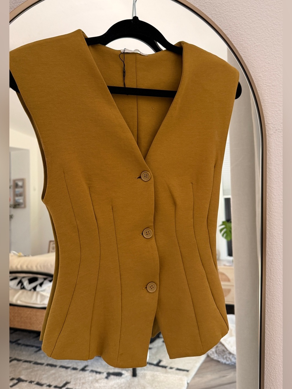 Zara mustard yellow fitted top with shoulder pads